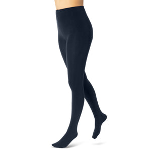 Stehender Unterkörper mit schwarzer Thermostrumpfhose für Damen